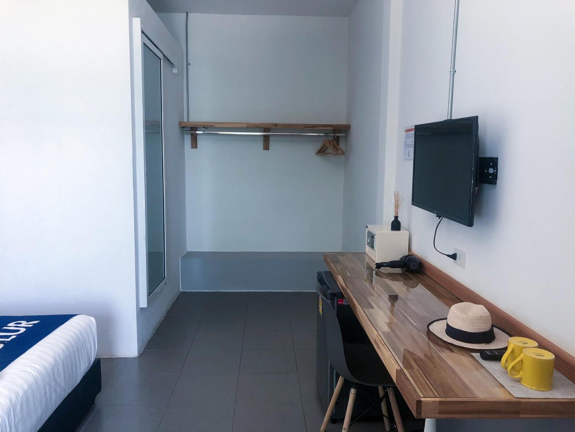 Glur Phuket Patong Beach Exterior foto