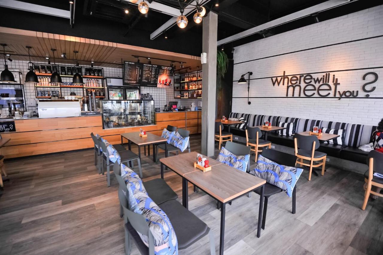 Glur Phuket Patong Beach Exterior foto